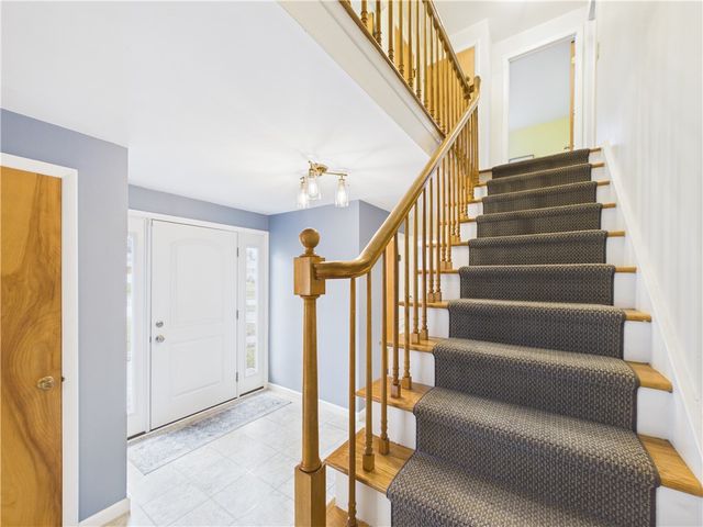 39 Wind Mill Road, Pittsford, NY 14534