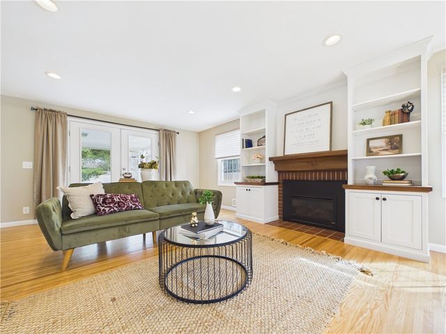 39 Wind Mill Road, Pittsford, NY 14534