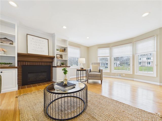 39 Wind Mill Road, Pittsford, NY 14534