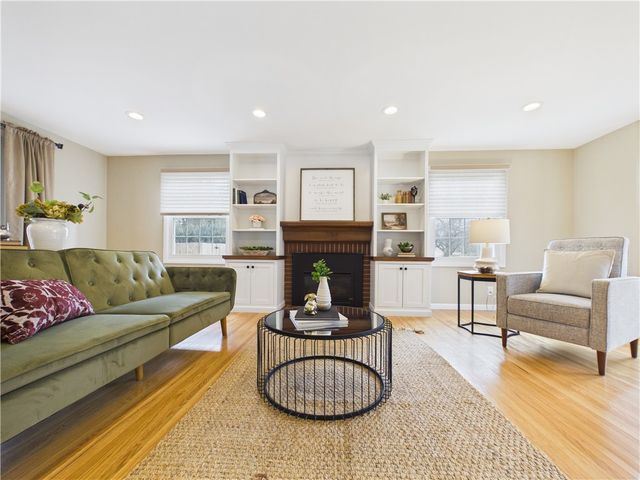 39 Wind Mill Road, Pittsford, NY 14534