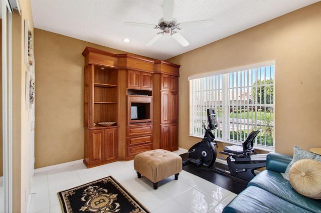 8864 Shoal Creek Lane, Boynton Beach, FL 33472