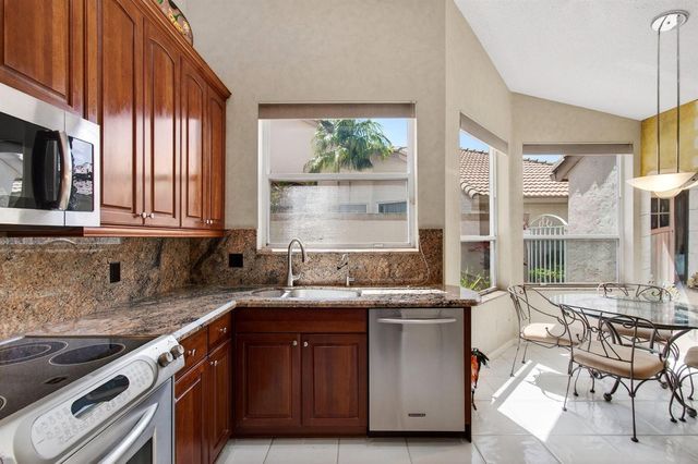 8864 Shoal Creek Lane, Boynton Beach, FL 33472