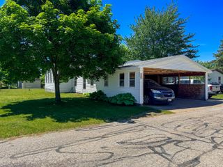 121 Elm Court, Muskegon Twp, MI 49445
