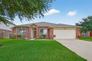 3910 Caramel Point Court, Fresno, TX 77545