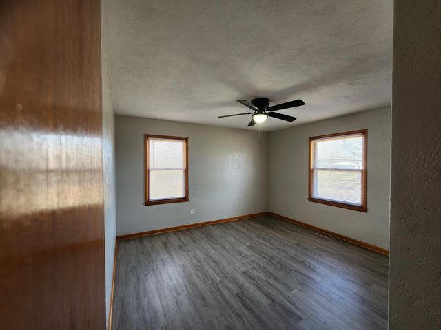 1271 S Plum Lane, Carthage, MO 64836