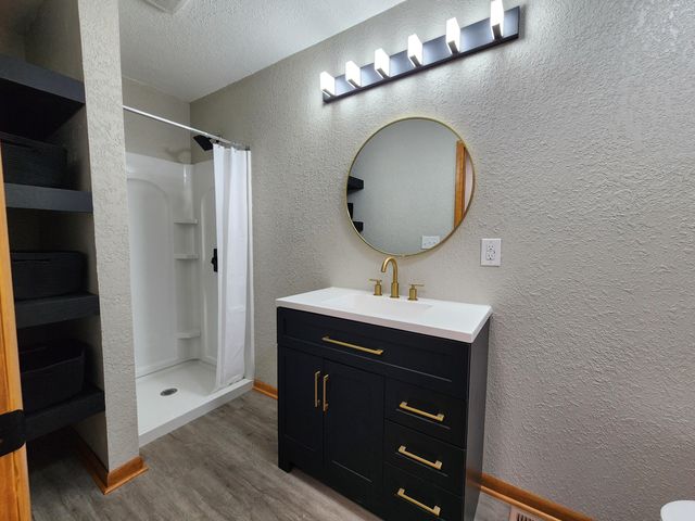 1271 S Plum Lane, Carthage, MO 64836