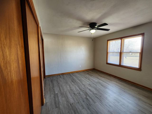 1271 S Plum Lane, Carthage, MO 64836