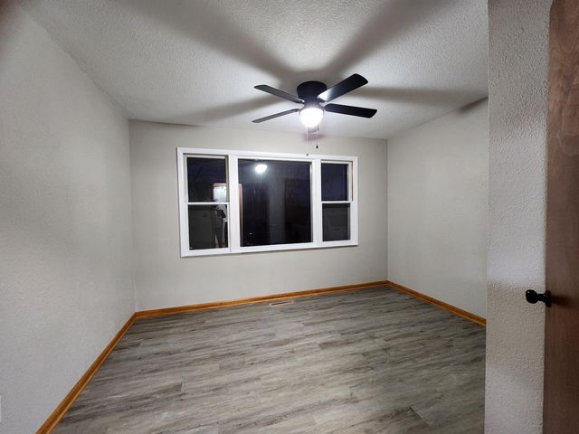 1271 S Plum Lane, Carthage, MO 64836