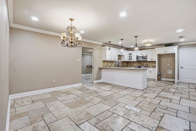 9937 Golden Gate Ave, Baton Rouge, LA 70810