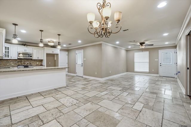 9937 Golden Gate Ave, Baton Rouge, LA 70810