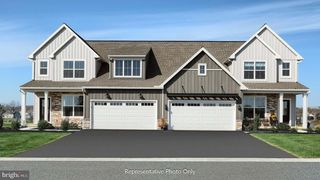 46 CANTERBURY LN, Annville, PA 17003