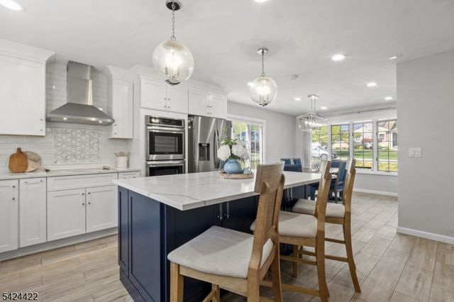 6 Exeter St, Parsippany-troy Hills Twp., NJ 07950