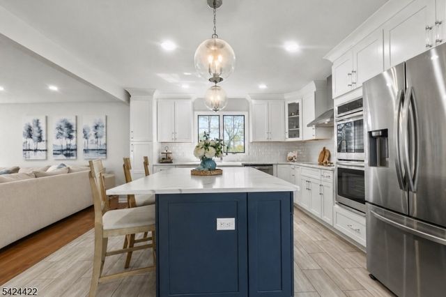 6 Exeter St, Parsippany-troy Hills Twp., NJ 07950