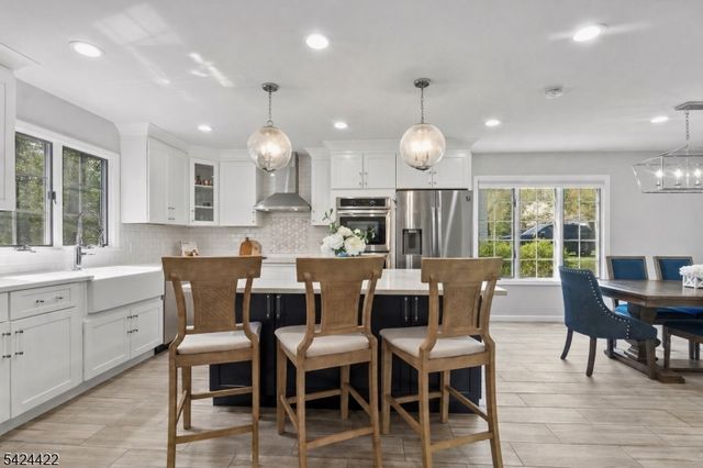 6 Exeter St, Parsippany-troy Hills Twp., NJ 07950