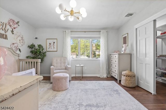 6 Exeter St, Parsippany-troy Hills Twp., NJ 07950
