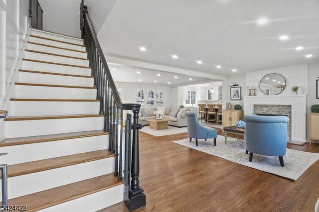 6 Exeter St, Parsippany-troy Hills Twp., NJ 07950