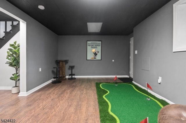 6 Exeter St, Parsippany-troy Hills Twp., NJ 07950