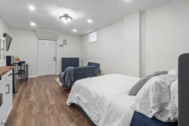 6 Exeter St, Parsippany-troy Hills Twp., NJ 07950