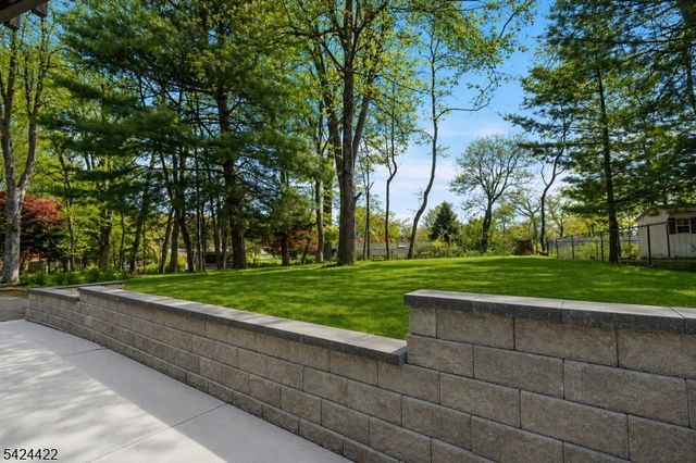 6 Exeter St, Parsippany-troy Hills Twp., NJ 07950