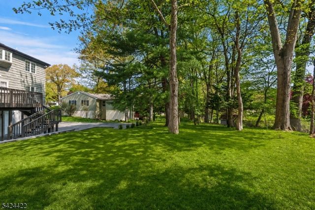 6 Exeter St, Parsippany-troy Hills Twp., NJ 07950