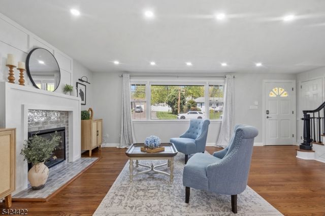 6 Exeter St, Parsippany-troy Hills Twp., NJ 07950