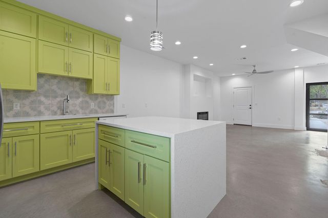 124 S Mockingbird Circle B, Cedar Creek, TX 78612