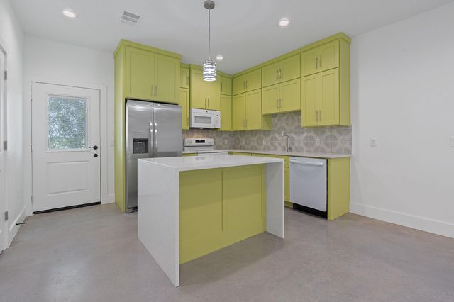 124 S Mockingbird Circle B, Cedar Creek, TX 78612