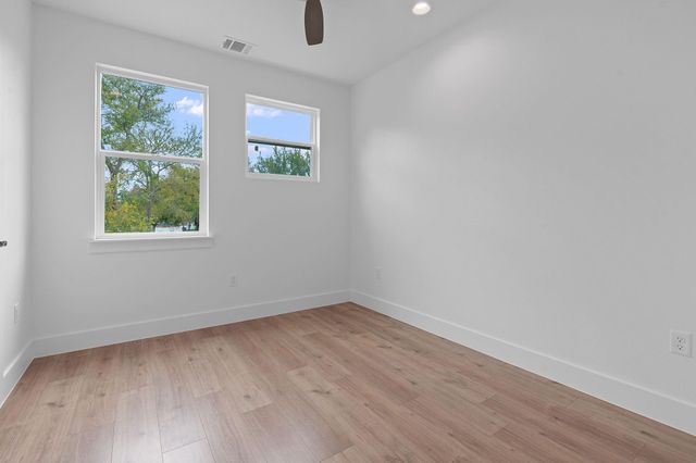 124 S Mockingbird Circle B, Cedar Creek, TX 78612
