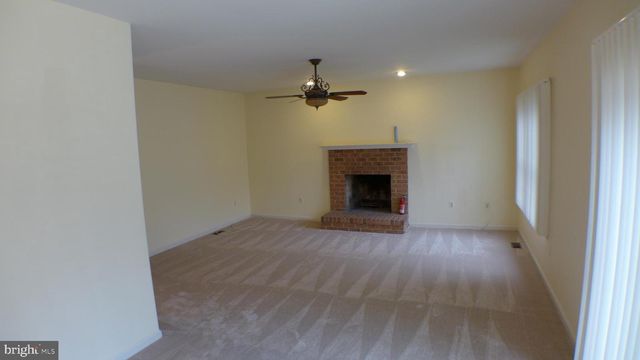 10008 MANOR PL, Fairfax, VA 22032