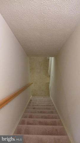 10008 MANOR PL, Fairfax, VA 22032