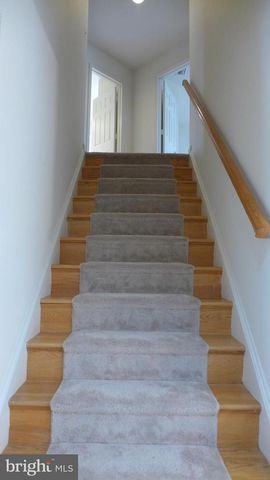 10008 MANOR PL, Fairfax, VA 22032