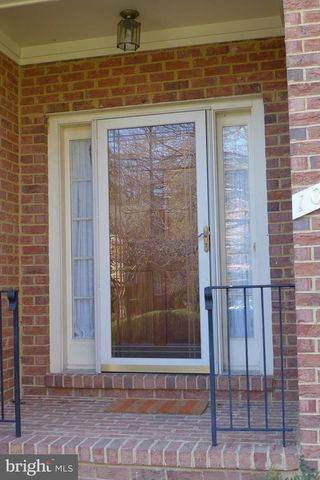 10008 MANOR PL, Fairfax, VA 22032