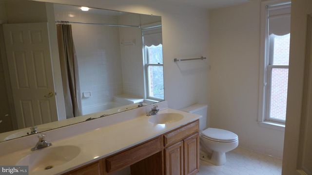 10008 MANOR PL, Fairfax, VA 22032