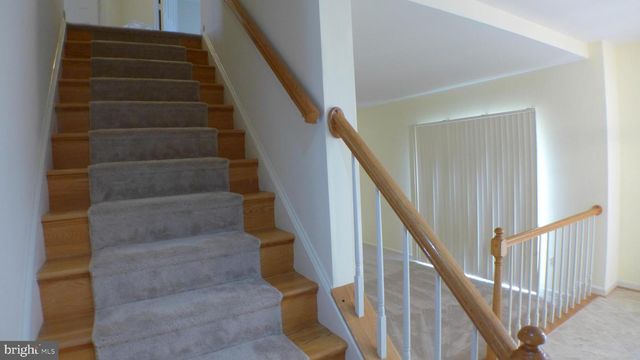 10008 MANOR PL, Fairfax, VA 22032