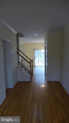 10008 MANOR PL, Fairfax, VA 22032