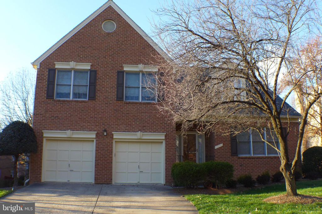 10008 MANOR PL, Fairfax, VA 22032
