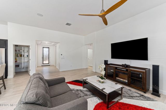 60152 E Blue Palm Drive, Oracle, AZ 85623