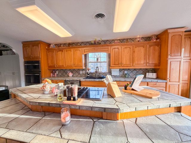 306 Woodbrook DR, Covington, VA 24426