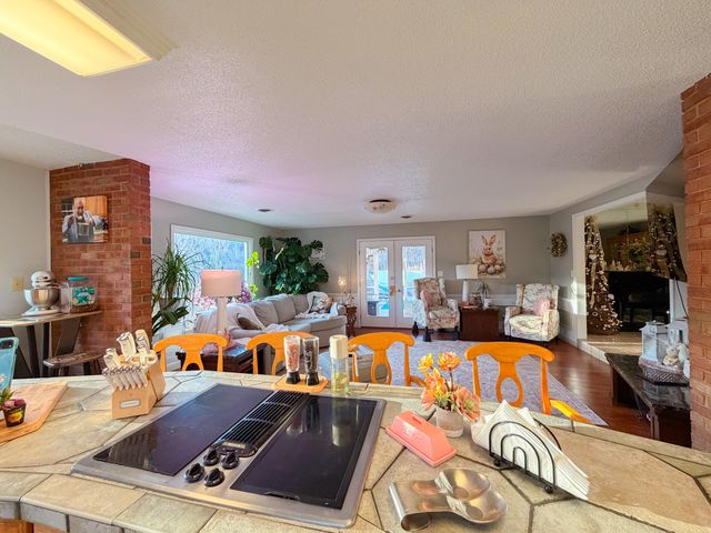 306 Woodbrook DR, Covington, VA 24426