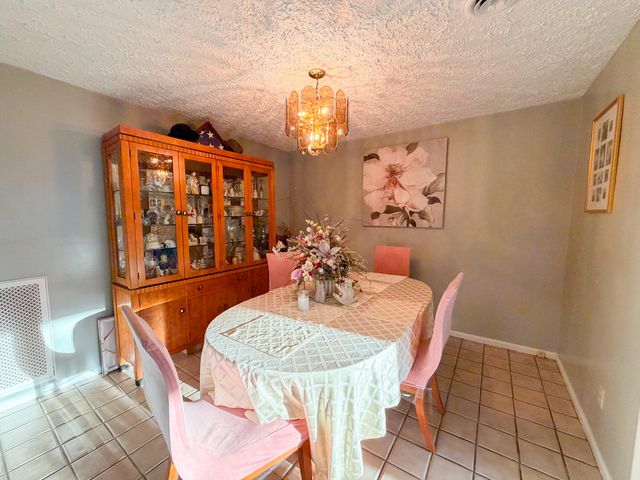 306 Woodbrook DR, Covington, VA 24426