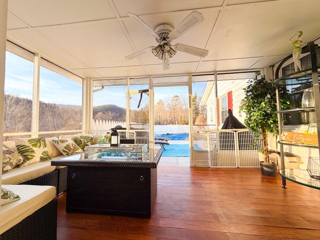 306 Woodbrook DR, Covington, VA 24426