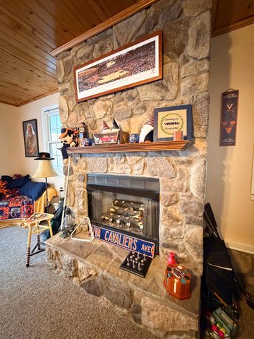 306 Woodbrook DR, Covington, VA 24426