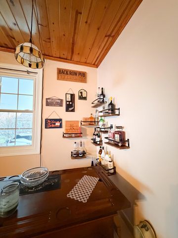 306 Woodbrook DR, Covington, VA 24426