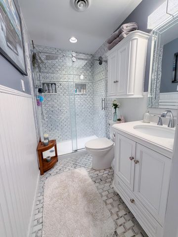 306 Woodbrook DR, Covington, VA 24426