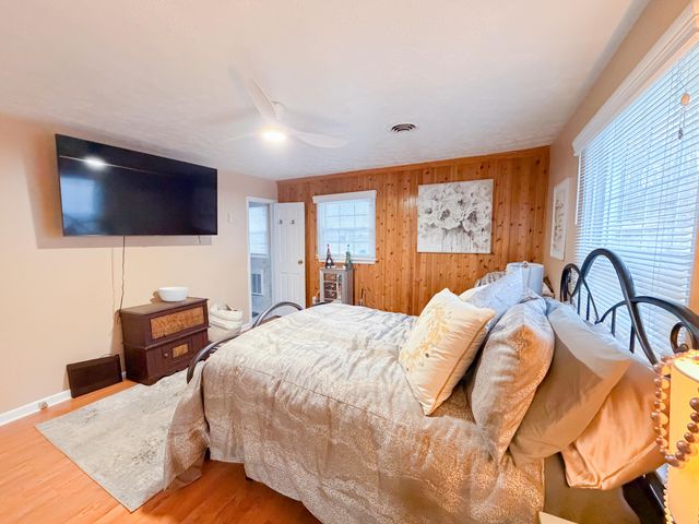 306 Woodbrook DR, Covington, VA 24426