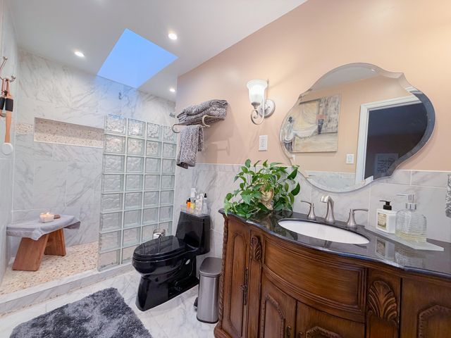 306 Woodbrook DR, Covington, VA 24426