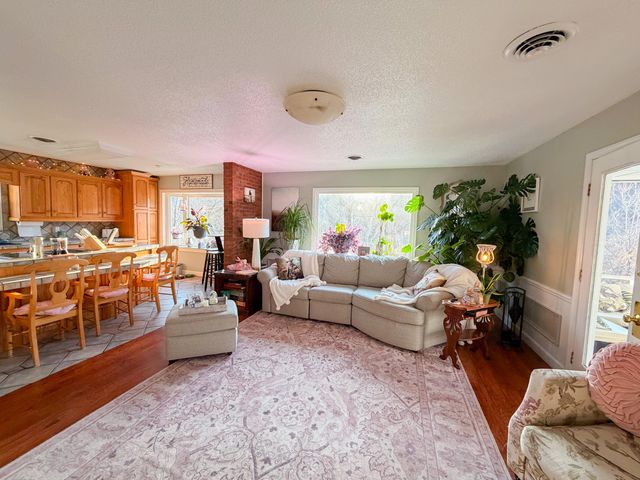 306 Woodbrook DR, Covington, VA 24426