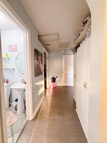 306 Woodbrook DR, Covington, VA 24426