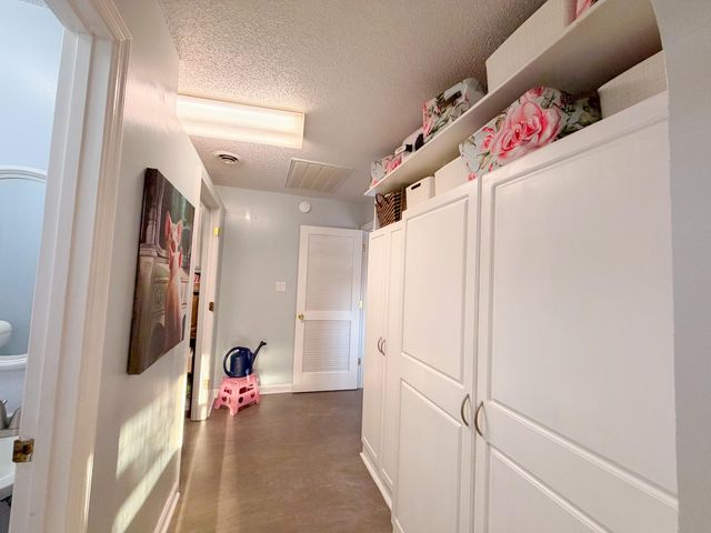 306 Woodbrook DR, Covington, VA 24426