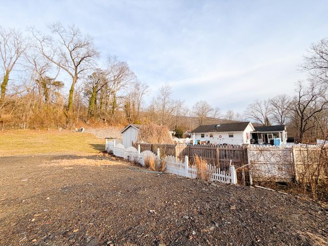 306 Woodbrook DR, Covington, VA 24426